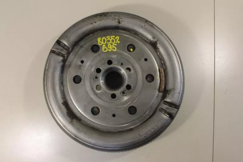 Маховик двигателя BS267103 Маховик двигателя BS267103