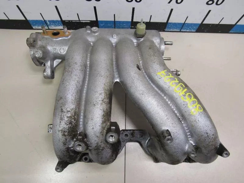 Впускной коллектор ST300105 Впускной коллектор ST300105