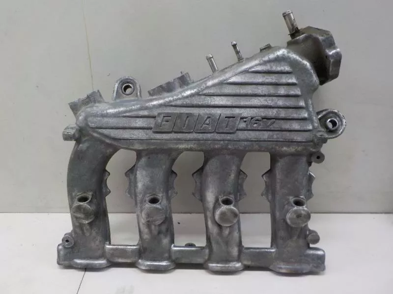 Впускной коллектор ST300195 Впускной коллектор ST300195