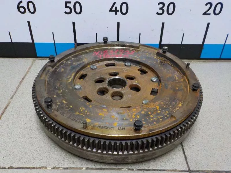 Маховик двигателя BS267576