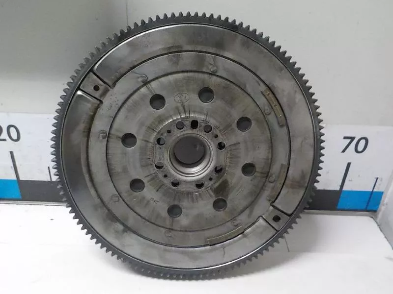 Маховик двигателя BS267330