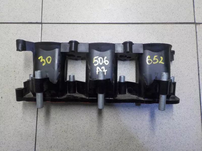 Впускной коллектор ST301783