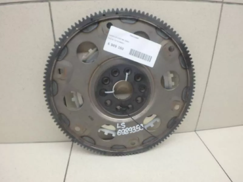 Маховик двигателя BS266104