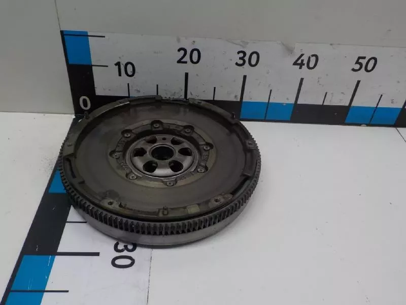 Маховик двигателя BS266380