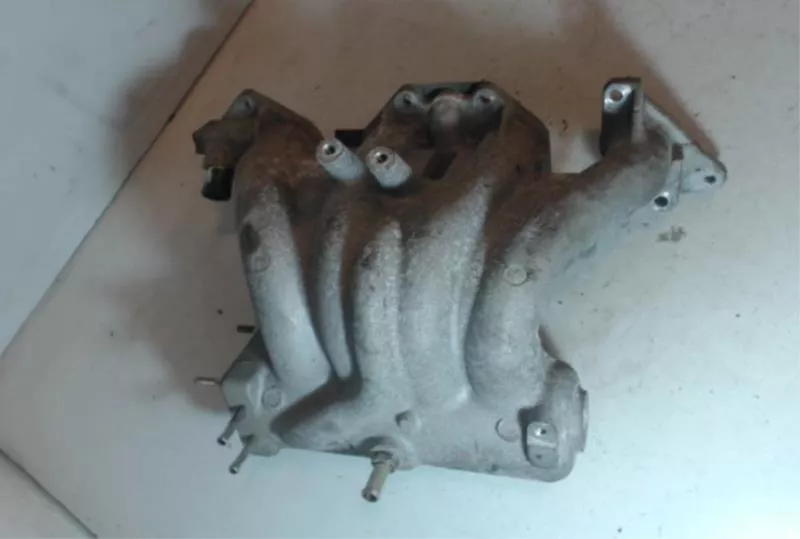 Впускной коллектор ST300132 Впускной коллектор ST300132