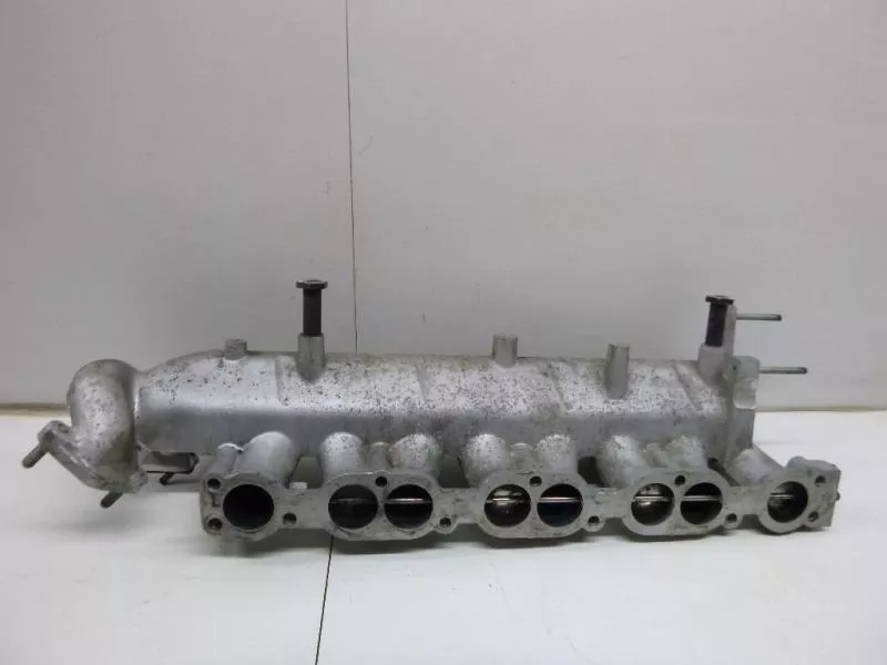 Впускной коллектор ST303081 Впускной коллектор ST303081