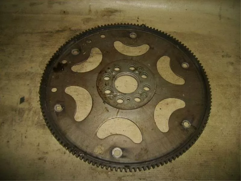 Маховик двигателя BS264753