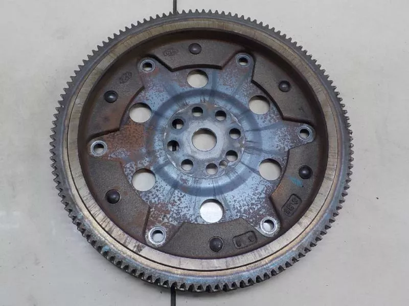 Маховик двигателя BS265690