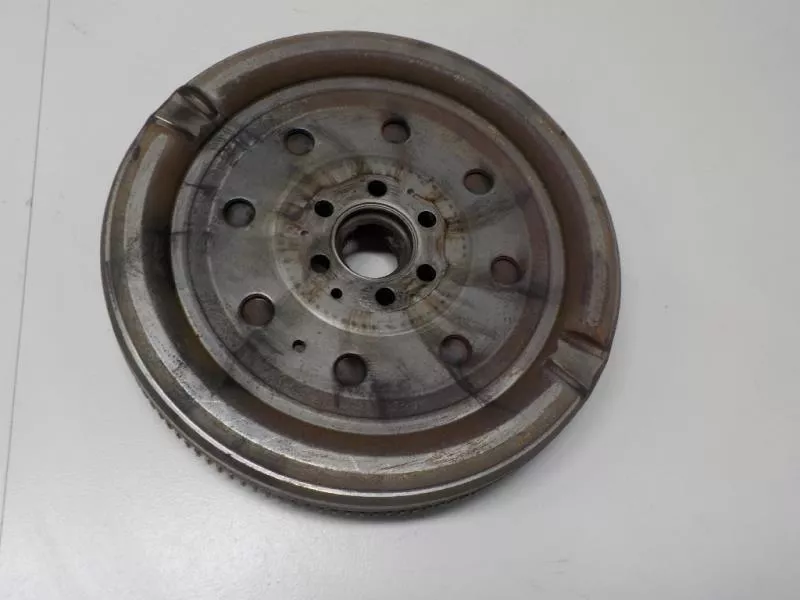 Маховик двигателя BS267890