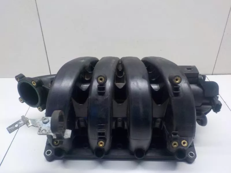 Впускной коллектор ST301520 Впускной коллектор ST301520