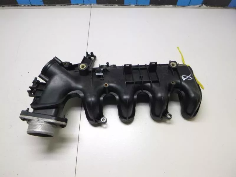 Впускной коллектор ST301560 Впускной коллектор ST301560