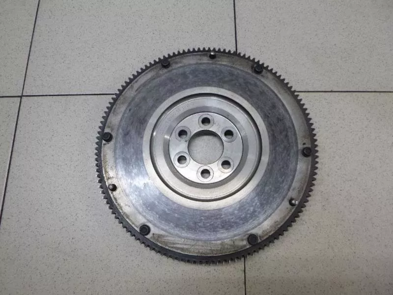 Маховик двигателя BS267207