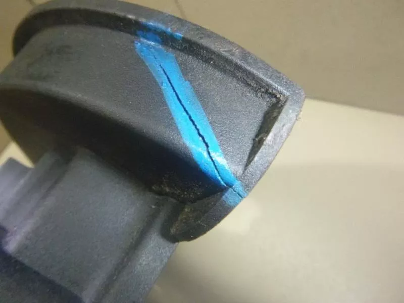 Клапанная крышка ГБЦ BS69572 Клапанная крышка ГБЦ BS69572