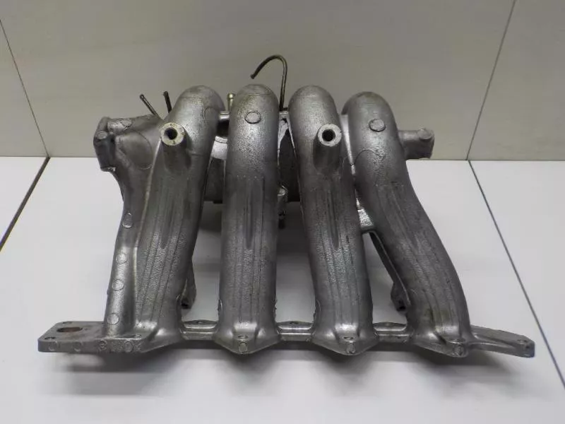 Впускной коллектор ST301885 Впускной коллектор ST301885