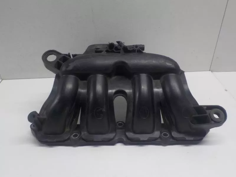 Впускной коллектор ST302504 Впускной коллектор ST302504