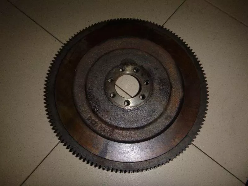 Маховик двигателя BS264032