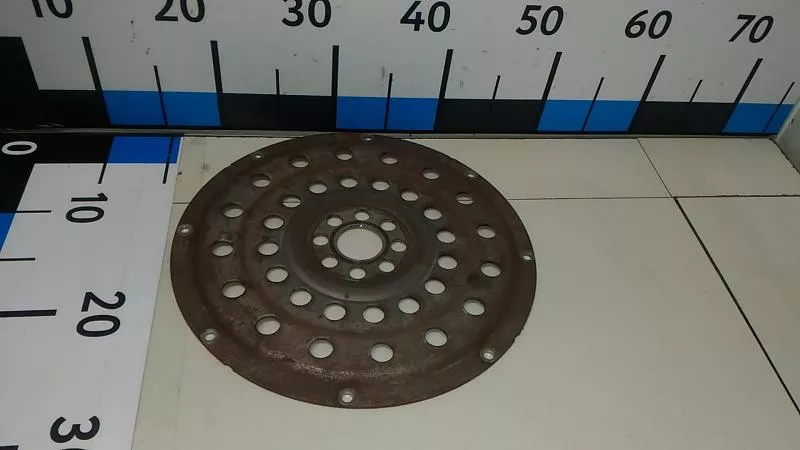 Маховик двигателя BS265157