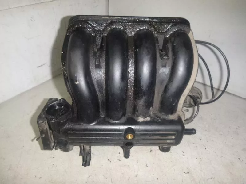 Впускной коллектор ST300483 Впускной коллектор ST300483