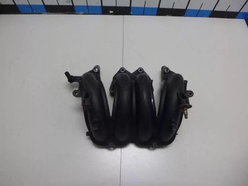 Впускной коллектор ST302051 Впускной коллектор ST302051