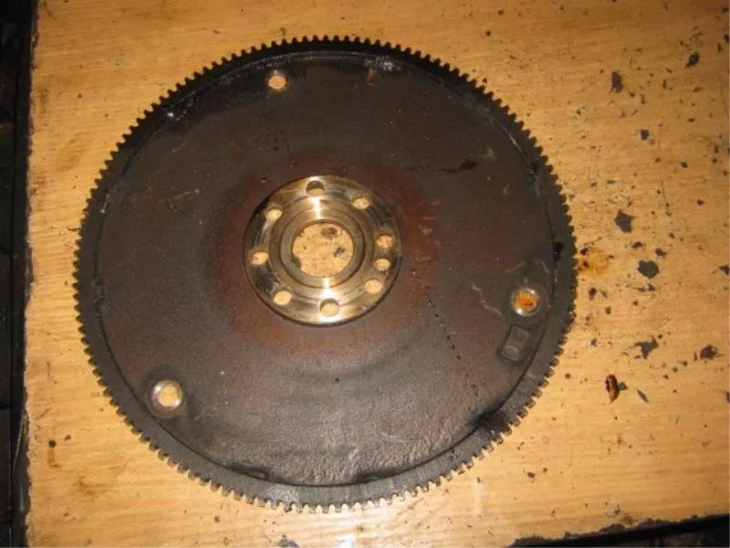 Маховик двигателя BS266811