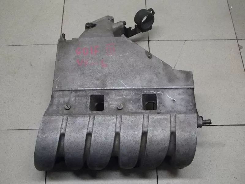 Впускной коллектор ST301233 Впускной коллектор ST301233