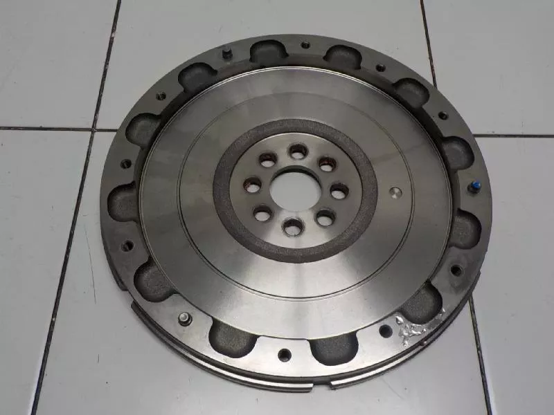 Маховик двигателя BS266316