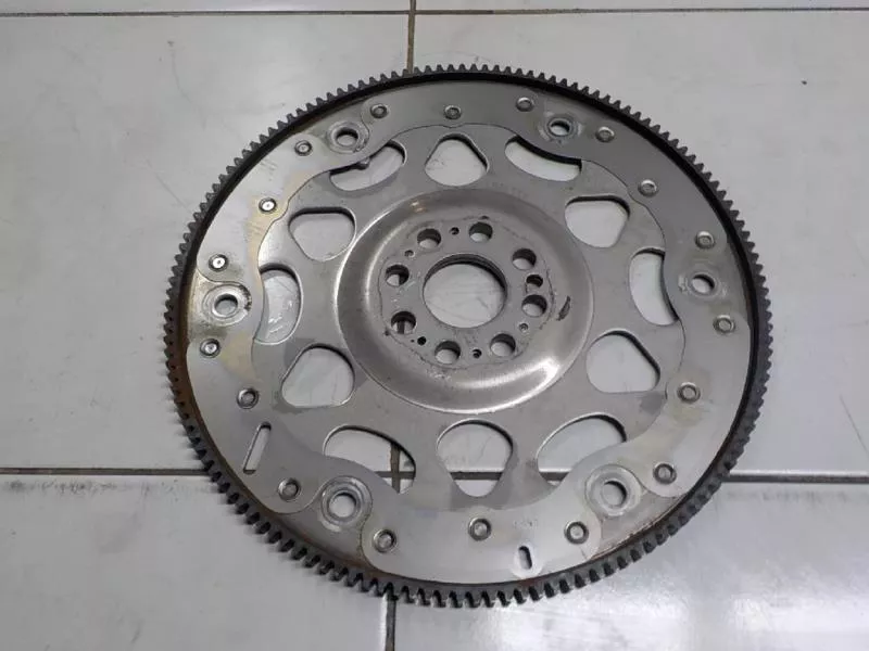 Маховик двигателя BS265722