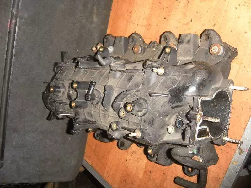 Впускной коллектор ST299585 Впускной коллектор ST299585