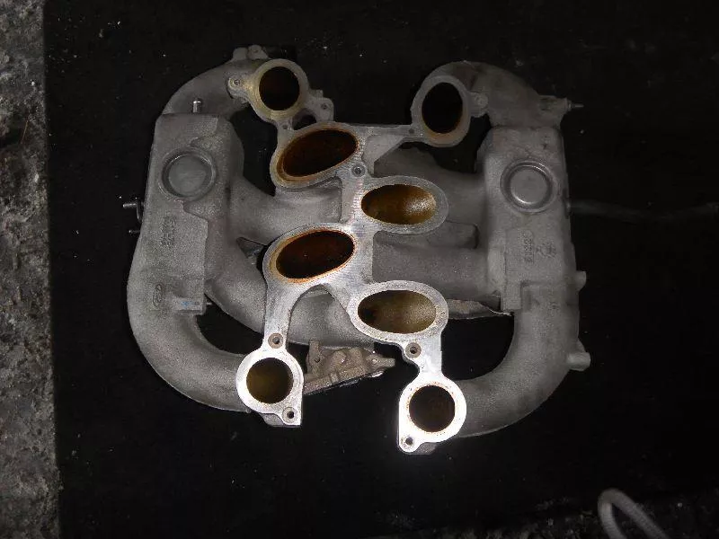 Впускной коллектор ST303120 Впускной коллектор ST303120