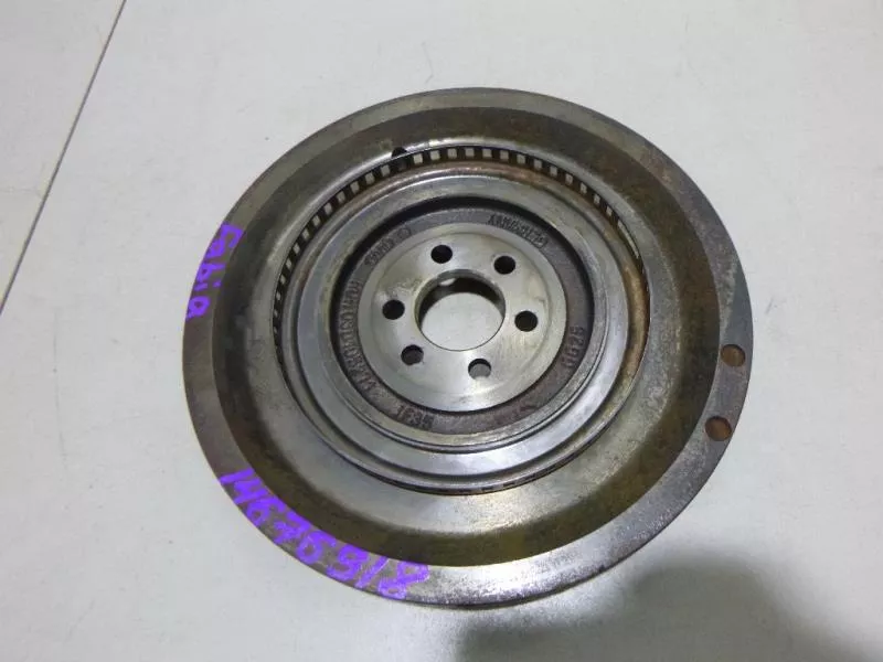 Маховик двигателя BS264103