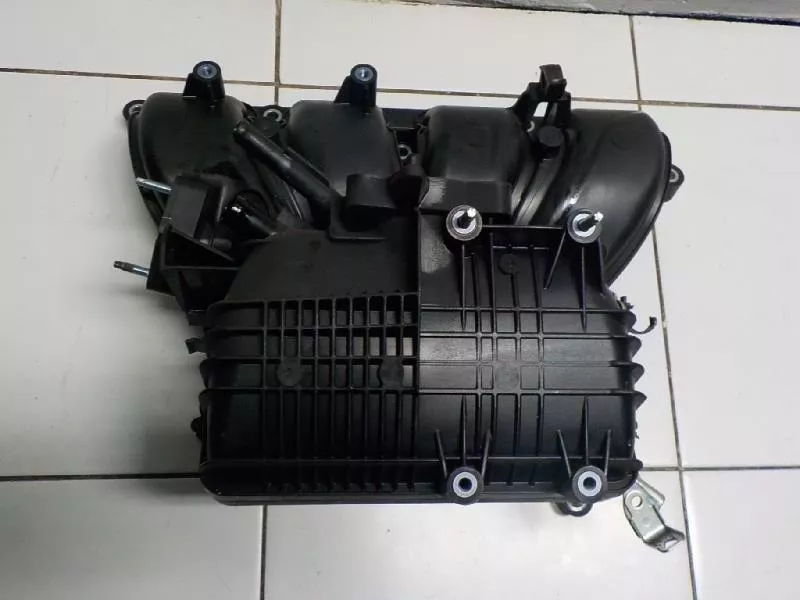 Впускной коллектор ST302893 Впускной коллектор ST302893