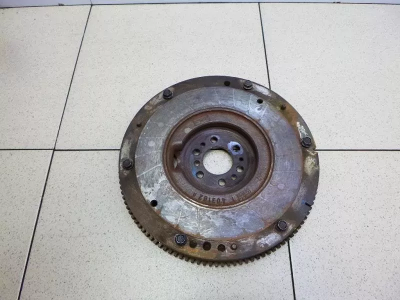 Маховик двигателя BS264097