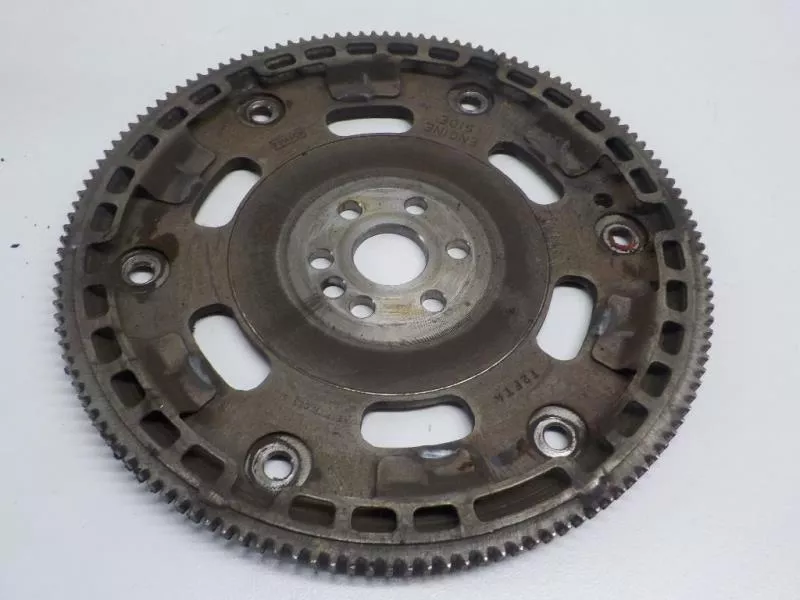 Маховик двигателя BS264954