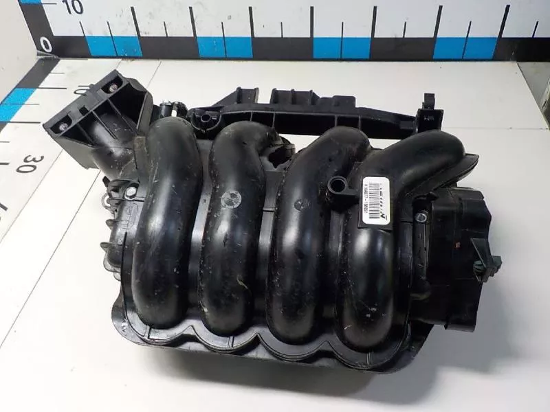 Впускной коллектор ST301041 Впускной коллектор ST301041