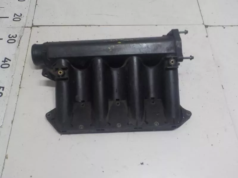 Впускной коллектор ST301376 Впускной коллектор ST301376