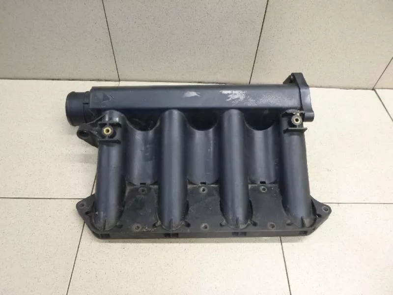 Впускной коллектор ST299391 Впускной коллектор ST299391