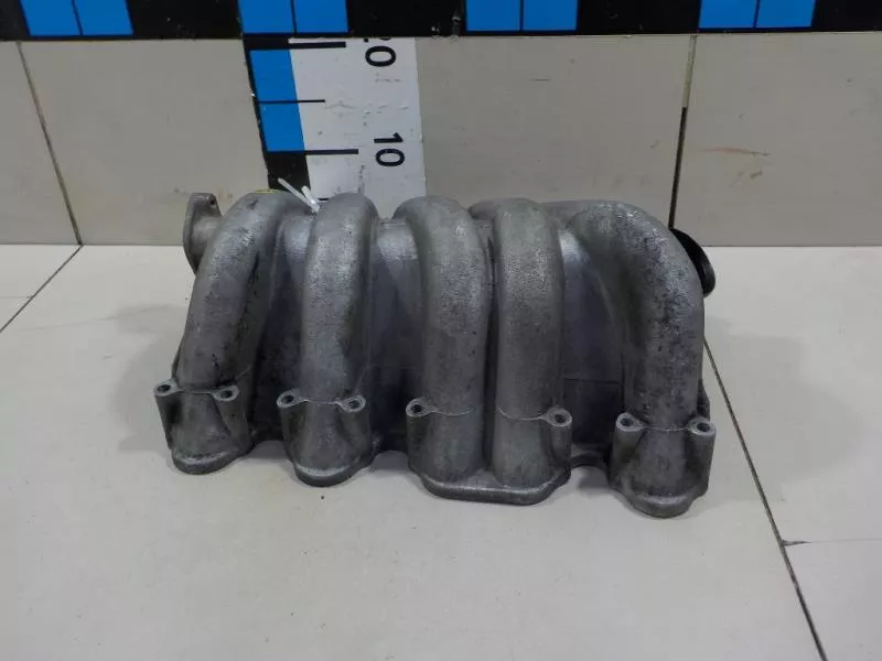 Впускной коллектор ST302558