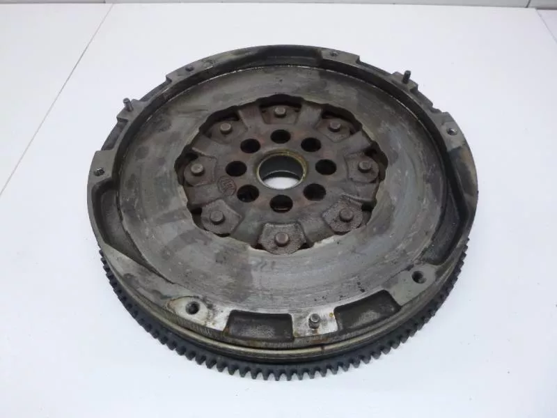 Маховик двигателя BS267820