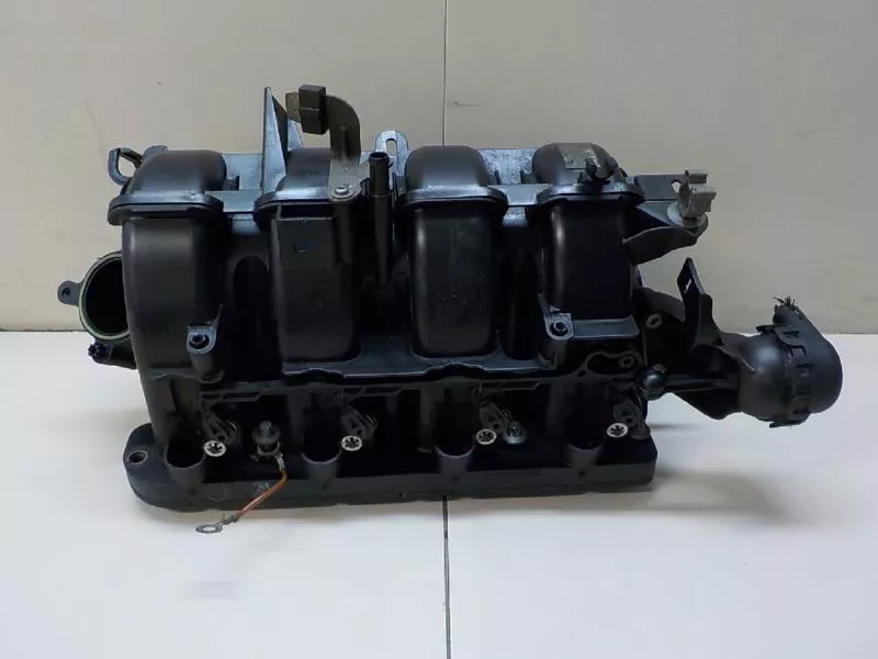 Впускной коллектор ST302572 Впускной коллектор ST302572