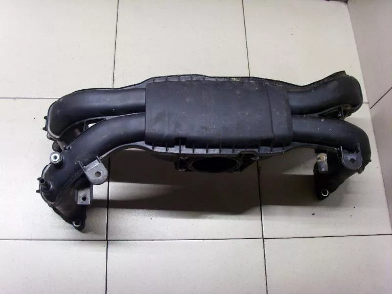 Впускной коллектор ST301648 Впускной коллектор ST301648