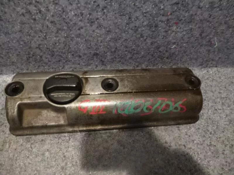 Клапанная крышка ГБЦ BS67982