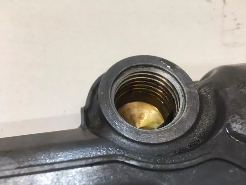 Клапанная крышка ГБЦ BS69772