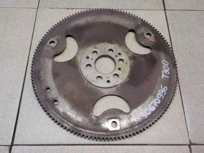 Маховик двигателя BS264164