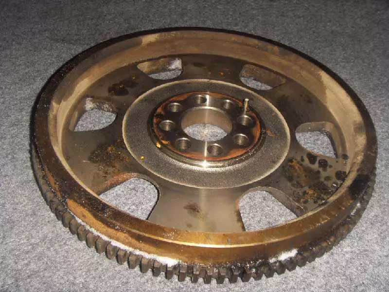 Маховик двигателя BS264494