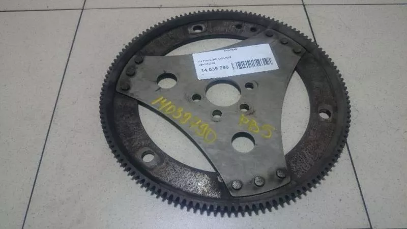 Маховик двигателя BS266157