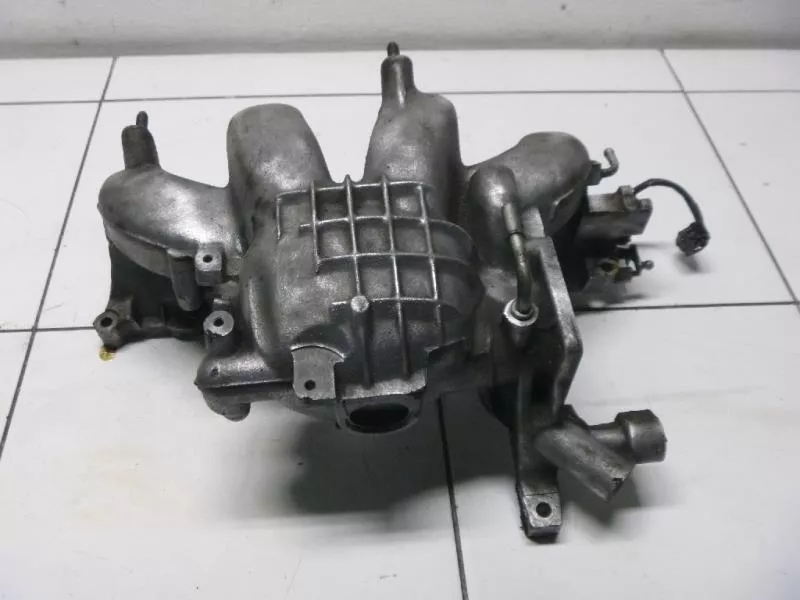 Впускной коллектор ST300570