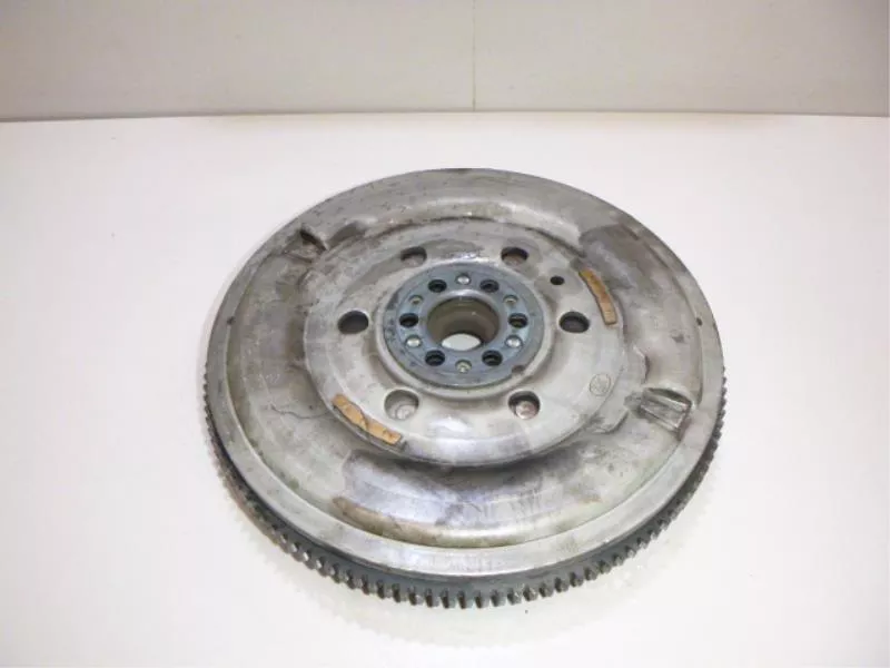 Маховик двигателя BS267839