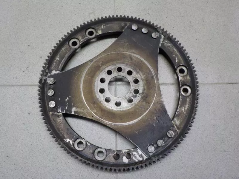 Маховик двигателя BS266146