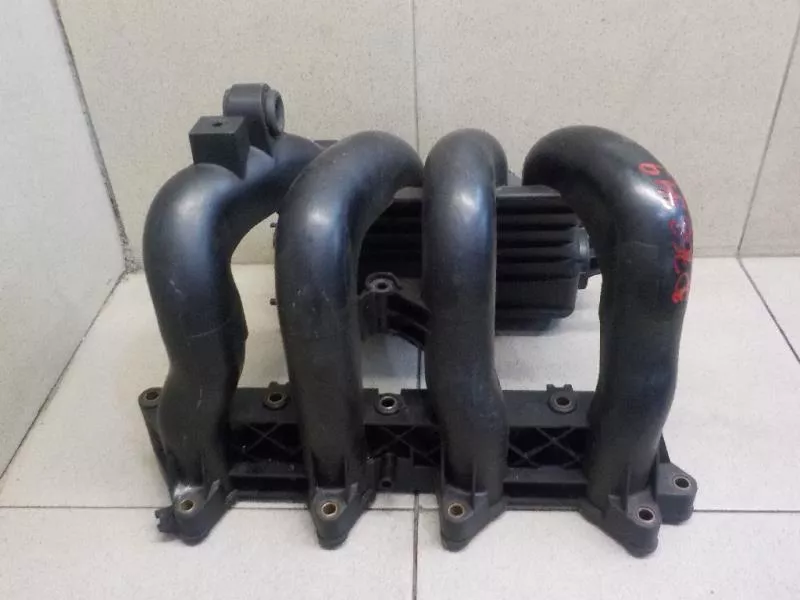 Впускной коллектор ST302796 Впускной коллектор ST302796