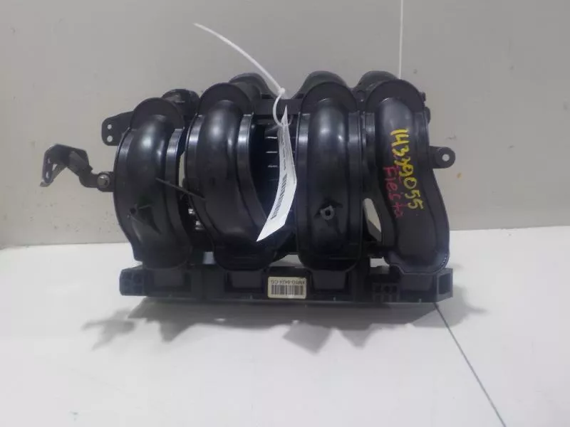 Впускной коллектор ST302236 Впускной коллектор ST302236